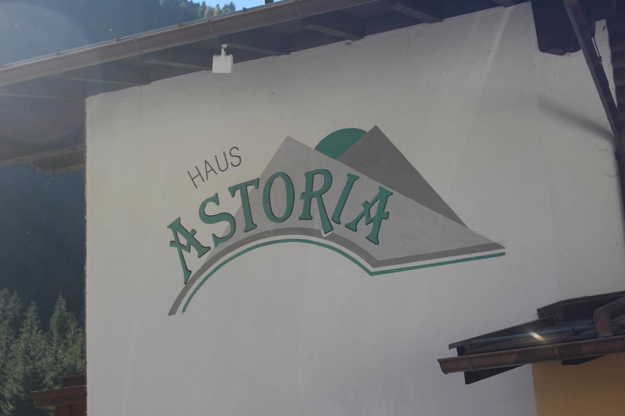 Haus Astoria Apartment Sankt Leonhard im Pitztal Exterior photo